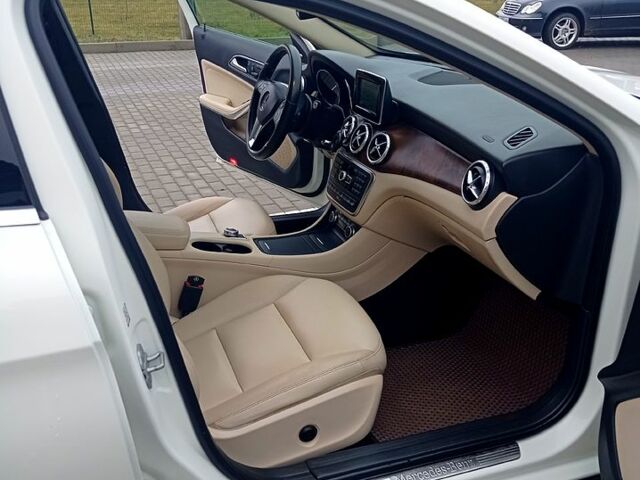 Бежевый Мерседес ГЛА-Класс, объемом двигателя 2 л и пробегом 240 тыс. км за 14200 $, фото 11 на Automoto.ua