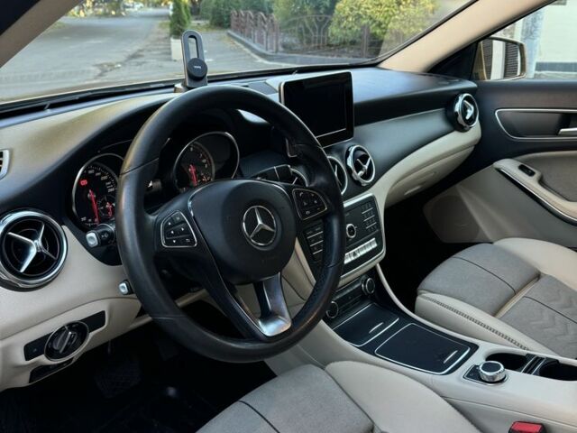 Бежевый Мерседес ГЛА-Класс, объемом двигателя 1.6 л и пробегом 79 тыс. км за 25000 $, фото 16 на Automoto.ua