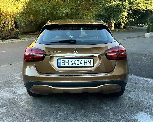 Бежевый Мерседес ГЛА-Класс, объемом двигателя 1.6 л и пробегом 80 тыс. км за 24700 $, фото 6 на Automoto.ua