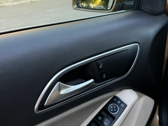 Бежевый Мерседес ГЛА-Класс, объемом двигателя 1.6 л и пробегом 79 тыс. км за 25000 $, фото 15 на Automoto.ua