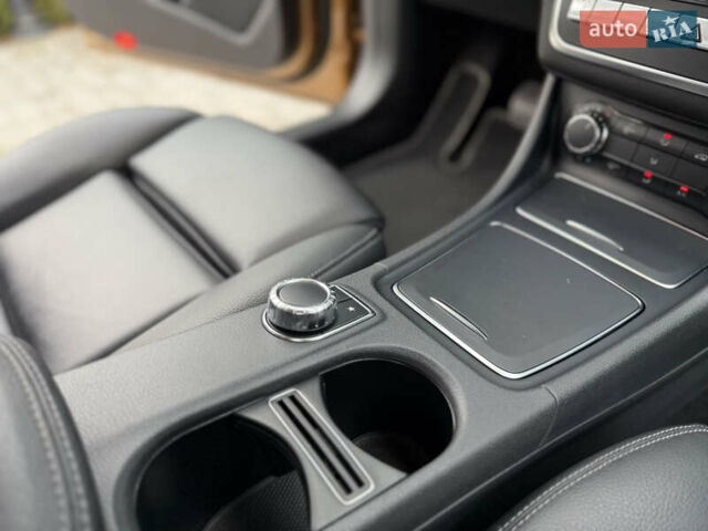 Бежевий Мерседес ГЛА-Клас, об'ємом двигуна 2 л та пробігом 66 тис. км за 25700 $, фото 122 на Automoto.ua