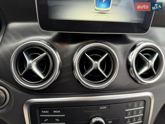 Бежевий Мерседес ГЛА-Клас, об'ємом двигуна 2 л та пробігом 66 тис. км за 25700 $, фото 105 на Automoto.ua