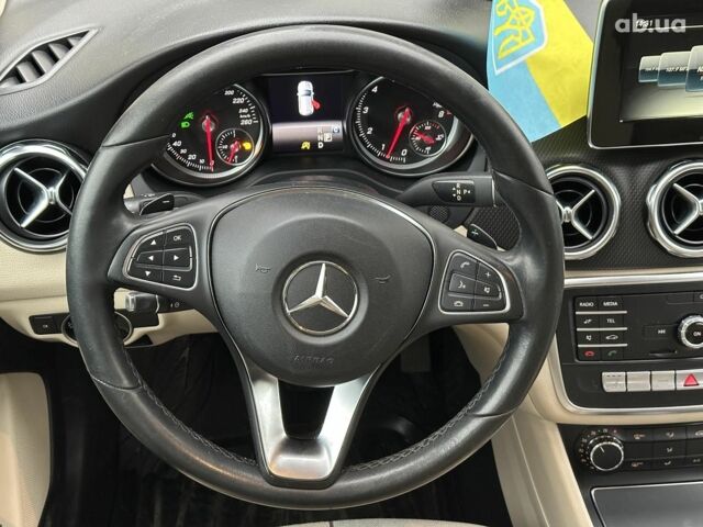 Бежевий Мерседес ГЛА-Клас, об'ємом двигуна 1.6 л та пробігом 80 тис. км за 23440 $, фото 16 на Automoto.ua