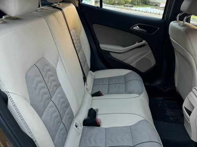 Бежевый Мерседес ГЛА-Класс, объемом двигателя 1.6 л и пробегом 79 тыс. км за 25000 $, фото 9 на Automoto.ua