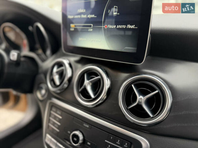 Бежевий Мерседес ГЛА-Клас, об'ємом двигуна 2 л та пробігом 66 тис. км за 25700 $, фото 124 на Automoto.ua