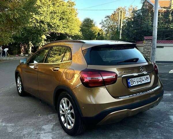 Бежевый Мерседес ГЛА-Класс, объемом двигателя 1.6 л и пробегом 80 тыс. км за 24700 $, фото 5 на Automoto.ua