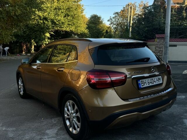 Бежевый Мерседес ГЛА-Класс, объемом двигателя 1.6 л и пробегом 79 тыс. км за 25000 $, фото 3 на Automoto.ua