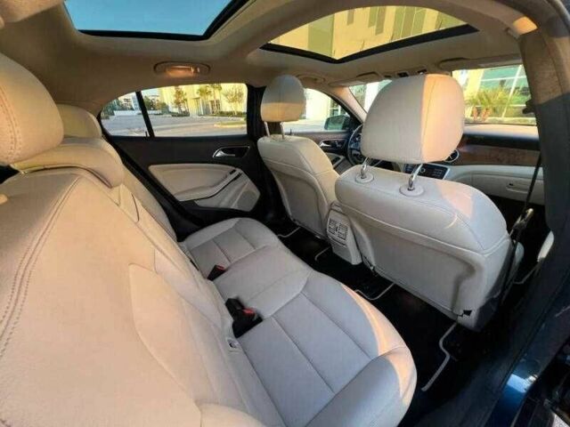 Черный Мерседес ГЛА-Класс, объемом двигателя 2 л и пробегом 35 тыс. км за 5600 $, фото 8 на Automoto.ua