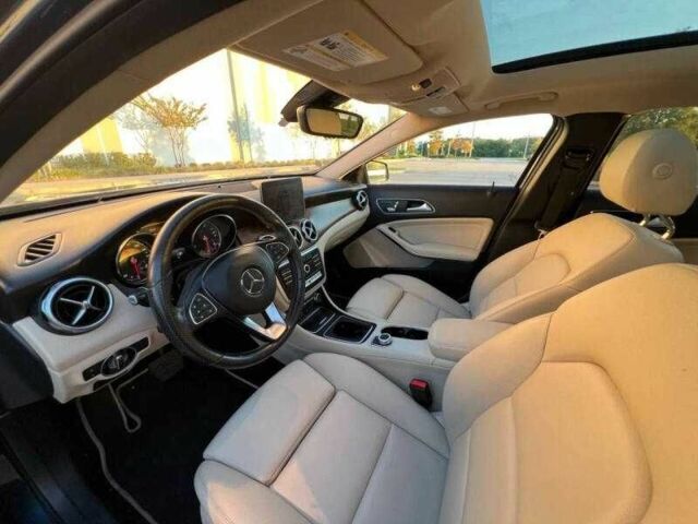 Черный Мерседес ГЛА-Класс, объемом двигателя 2 л и пробегом 35 тыс. км за 5600 $, фото 4 на Automoto.ua