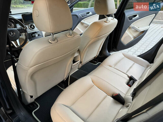 Черный Мерседес ГЛА-Класс, объемом двигателя 1.99 л и пробегом 119 тыс. км за 16900 $, фото 80 на Automoto.ua