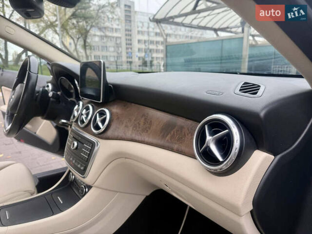 Мерседес ГЛА-Класс 2015 в Киеве на Automoto.ua Черный Мерседес ГЛА-Класс, объемом двигателя 1.99 л и пробегом 90 тыс. км за 13799 $, фото 25 на Automoto.ua