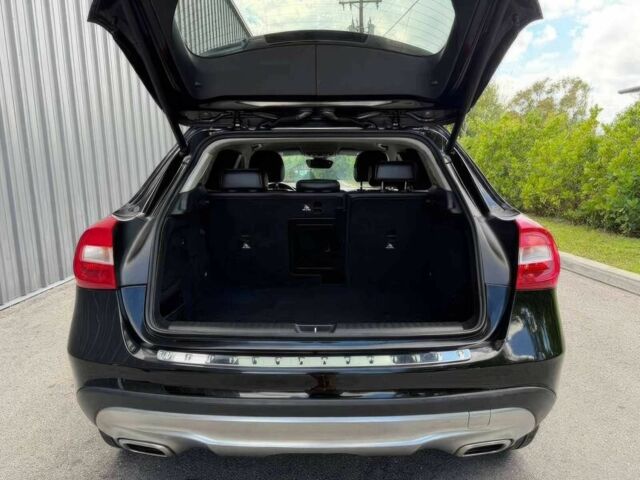 Черный Мерседес ГЛА-Класс, объемом двигателя 2 л и пробегом 72 тыс. км за 9400 $, фото 10 на Automoto.ua