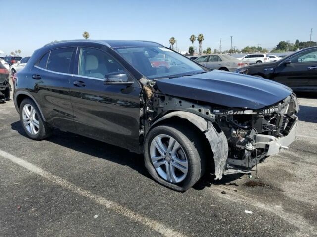 Чорний Мерседес ГЛА-Клас, об'ємом двигуна 2 л та пробігом 122 тис. км за 12000 $, фото 3 на Automoto.ua