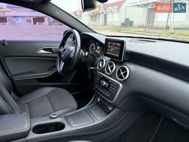 Чорний Мерседес ГЛА-Клас, об'ємом двигуна 1.6 л та пробігом 110 тис. км за 20000 $, фото 6 на Automoto.ua