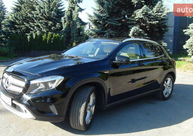 Черный Мерседес ГЛА-Класс, объемом двигателя 1.99 л и пробегом 88 тыс. км за 18900 $, фото 3 на Automoto.ua
