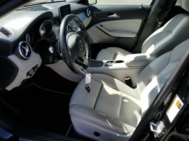 Чорний Мерседес ГЛА-Клас, об'ємом двигуна 2 л та пробігом 122 тис. км за 12000 $, фото 6 на Automoto.ua