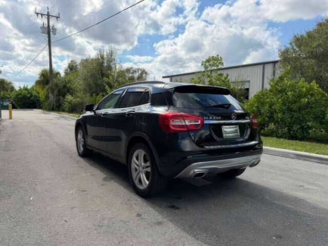 Черный Мерседес ГЛА-Класс, объемом двигателя 2 л и пробегом 72 тыс. км за 9400 $, фото 2 на Automoto.ua