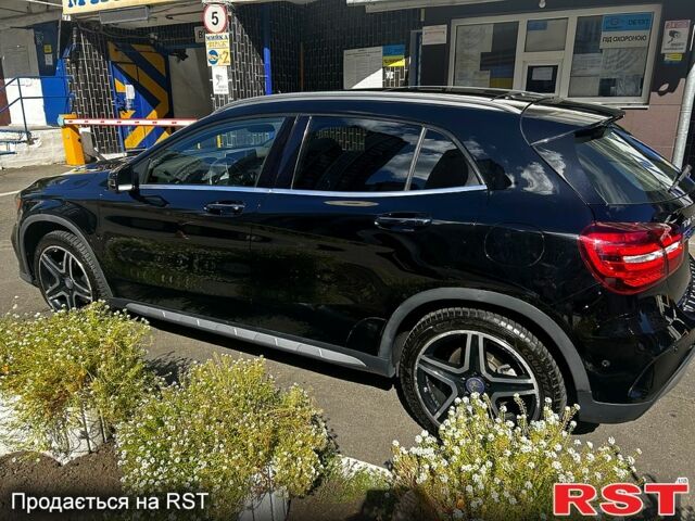 Чорний Мерседес ГЛА-Клас, об'ємом двигуна 2 л та пробігом 150 тис. км за 16900 $, фото 4 на Automoto.ua