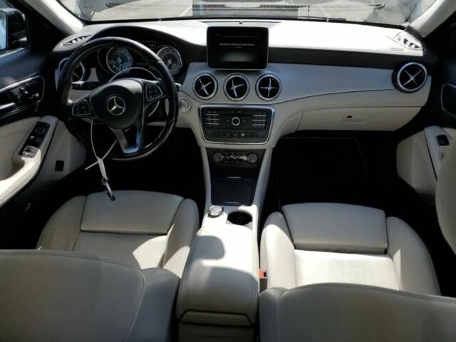 Чорний Мерседес ГЛА-Клас, об'ємом двигуна 2 л та пробігом 122 тис. км за 12000 $, фото 7 на Automoto.ua