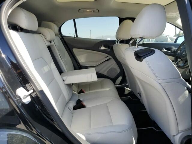 Чорний Мерседес ГЛА-Клас, об'ємом двигуна 2 л та пробігом 122 тис. км за 12000 $, фото 8 на Automoto.ua