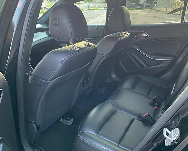 Черный Мерседес ГЛА-Класс, объемом двигателя 1.99 л и пробегом 202 тыс. км за 17200 $, фото 14 на Automoto.ua