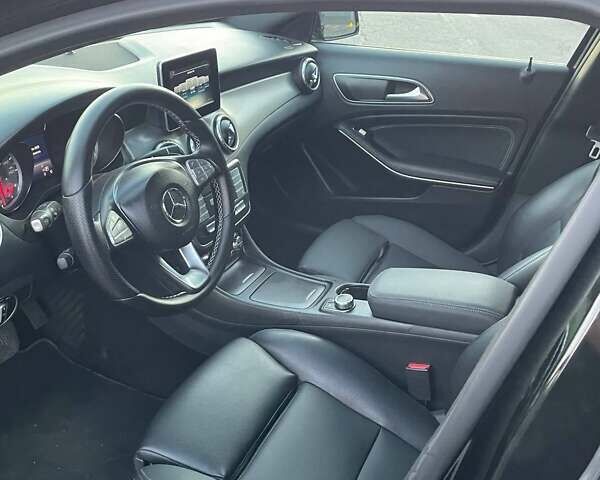 Черный Мерседес ГЛА-Класс, объемом двигателя 1.99 л и пробегом 202 тыс. км за 17200 $, фото 37 на Automoto.ua