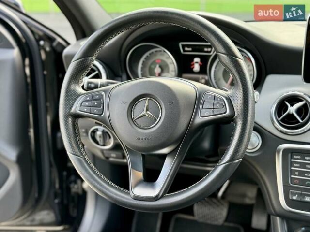 Чорний Мерседес ГЛА-Клас, об'ємом двигуна 1.99 л та пробігом 99 тис. км за 18900 $, фото 49 на Automoto.ua