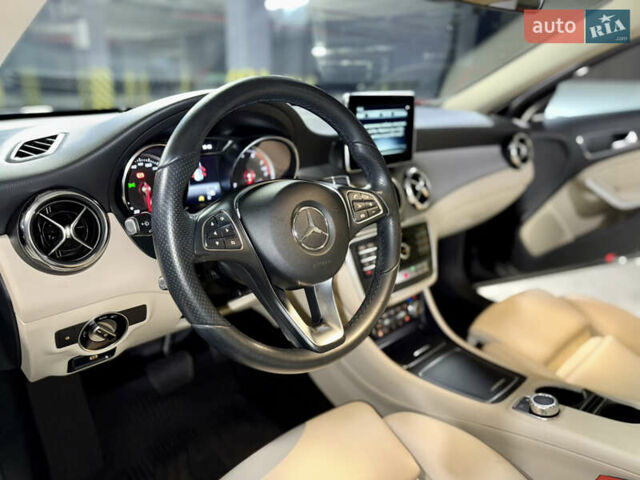 Черный Мерседес ГЛА-Класс, объемом двигателя 1.6 л и пробегом 61 тыс. км за 23800 $, фото 19 на Automoto.ua