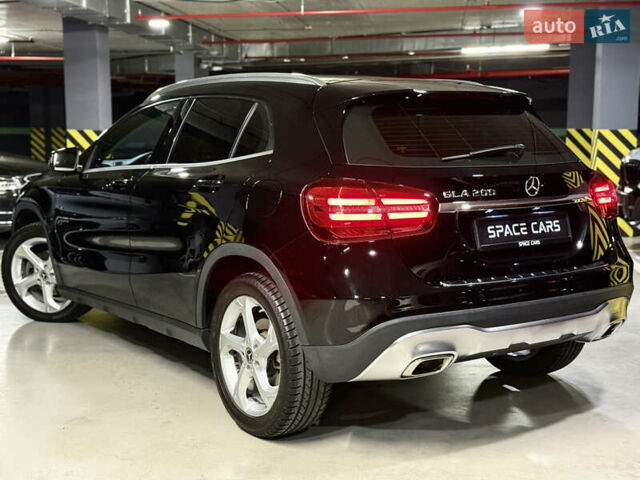 Черный Мерседес ГЛА-Класс, объемом двигателя 1.6 л и пробегом 61 тыс. км за 23800 $, фото 10 на Automoto.ua