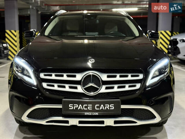 Мерседес ГЛА-Класс 2017 в Киеве на Automoto.ua Черный Мерседес ГЛА-Класс, объемом двигателя 1.6 л и пробегом 61 тыс. км за 25900 $, фото 4 на Automoto.ua