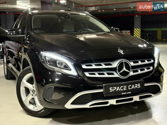 Черный Мерседес ГЛА-Класс, объемом двигателя 1.6 л и пробегом 61 тыс. км за 23800 $, фото 1 на Automoto.ua