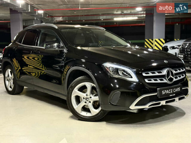 Черный Мерседес ГЛА-Класс, объемом двигателя 1.6 л и пробегом 61 тыс. км за 23800 $, фото 3 на Automoto.ua
