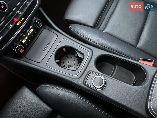 Чорний Мерседес ГЛА-Клас, об'ємом двигуна 1.99 л та пробігом 90 тис. км за 22900 $, фото 27 на Automoto.ua
