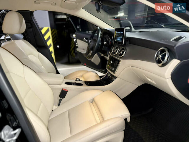Черный Мерседес ГЛА-Класс, объемом двигателя 1.6 л и пробегом 61 тыс. км за 23800 $, фото 32 на Automoto.ua
