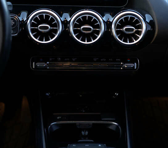 Мерседес ГЛА-Класс 2020 в Владимир-Волынский на Automoto.ua Черный Мерседес ГЛА-Класс, объемом двигателя 2 л и пробегом 95 тыс. км за 33500 $, фото 36 на Automoto.ua