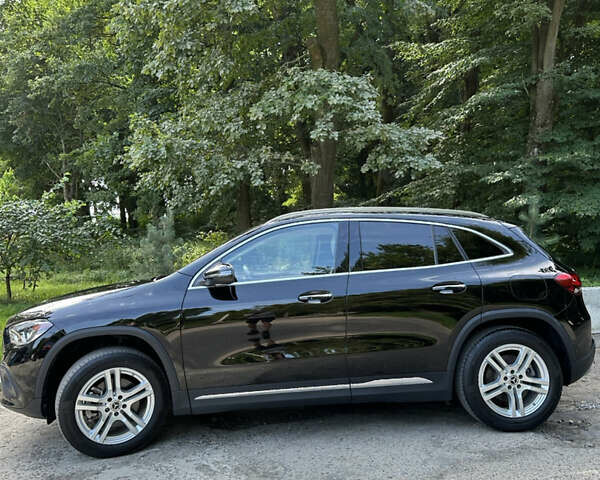 Черный Мерседес ГЛА-Класс, объемом двигателя 1.99 л и пробегом 82 тыс. км за 33500 $, фото 1 на Automoto.ua