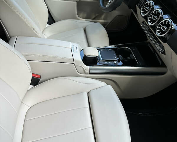 Черный Мерседес ГЛА-Класс, объемом двигателя 1.99 л и пробегом 82 тыс. км за 33500 $, фото 17 на Automoto.ua