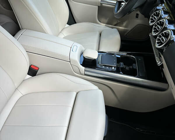 Черный Мерседес ГЛА-Класс, объемом двигателя 1.99 л и пробегом 82 тыс. км за 33500 $, фото 16 на Automoto.ua