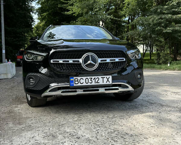 Черный Мерседес ГЛА-Класс, объемом двигателя 1.99 л и пробегом 82 тыс. км за 33500 $, фото 3 на Automoto.ua