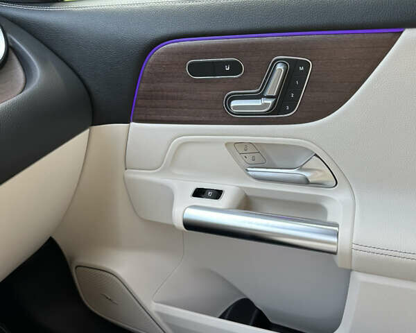 Черный Мерседес ГЛА-Класс, объемом двигателя 1.99 л и пробегом 82 тыс. км за 33500 $, фото 11 на Automoto.ua