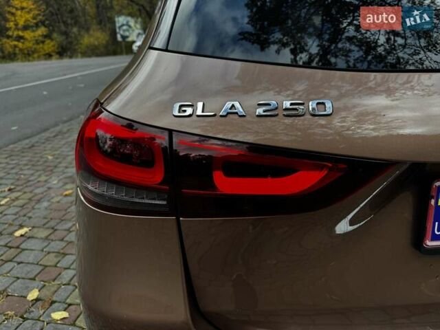 Коричневий Мерседес ГЛА-Клас, об'ємом двигуна 2 л та пробігом 93 тис. км за 29700 $, фото 13 на Automoto.ua