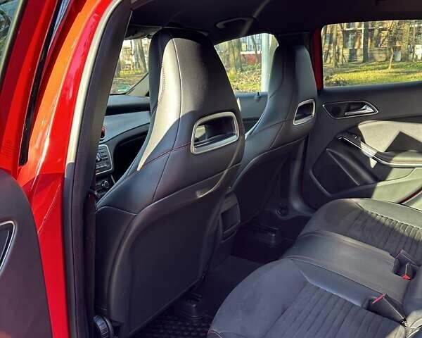 Красный Мерседес ГЛА-Класс, объемом двигателя 1.46 л и пробегом 135 тыс. км за 22000 $, фото 18 на Automoto.ua