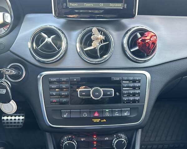 Красный Мерседес ГЛА-Класс, объемом двигателя 1.46 л и пробегом 135 тыс. км за 22000 $, фото 15 на Automoto.ua