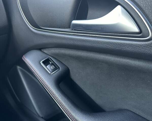 Красный Мерседес ГЛА-Класс, объемом двигателя 1.46 л и пробегом 135 тыс. км за 22000 $, фото 17 на Automoto.ua