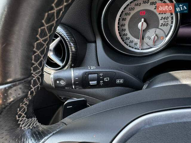 Красный Мерседес ГЛА-Класс, объемом двигателя 2 л и пробегом 75 тыс. км за 18000 $, фото 21 на Automoto.ua