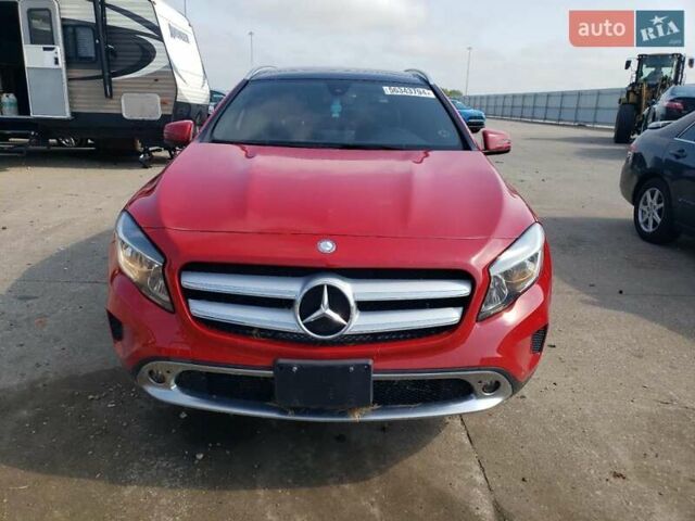 Красный Мерседес ГЛА-Класс, объемом двигателя 1.99 л и пробегом 47 тыс. км за 3000 $, фото 4 на Automoto.ua