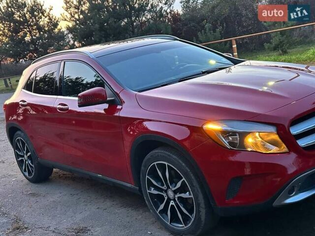 Красный Мерседес ГЛА-Класс, объемом двигателя 1.99 л и пробегом 155 тыс. км за 23200 $, фото 1 на Automoto.ua