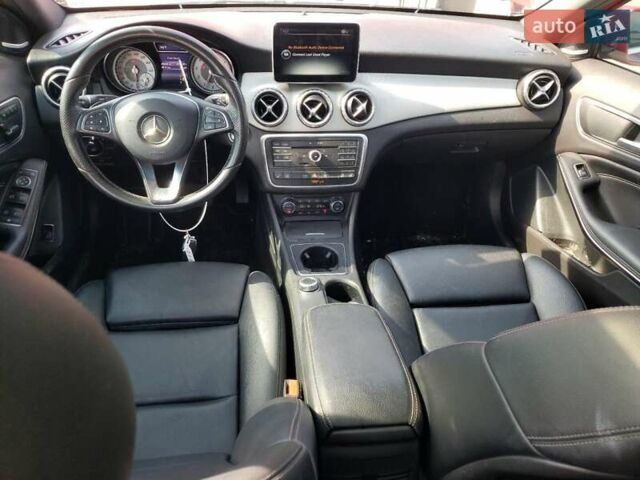 Красный Мерседес ГЛА-Класс, объемом двигателя 1.99 л и пробегом 47 тыс. км за 3000 $, фото 7 на Automoto.ua