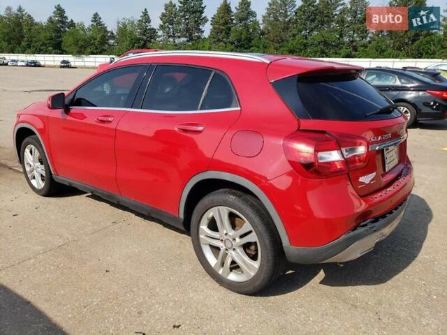Красный Мерседес ГЛА-Класс, объемом двигателя 1.99 л и пробегом 47 тыс. км за 3000 $, фото 1 на Automoto.ua