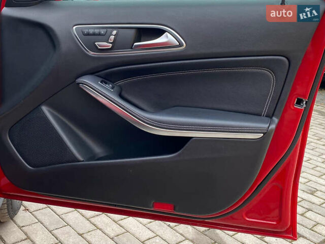 Красный Мерседес ГЛА-Класс, объемом двигателя 2 л и пробегом 139 тыс. км за 21500 $, фото 30 на Automoto.ua